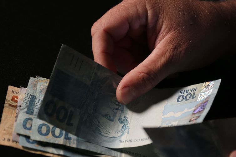 Beneficiários com NIS de final 8 recebem Auxílio Brasil 
